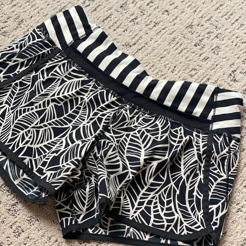 Lululemon size 6 speed short